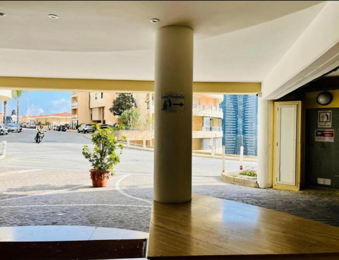 Apartamento Reve Au 7E Ciel Piscine Baie De Monaco Beausoleil Exterior foto